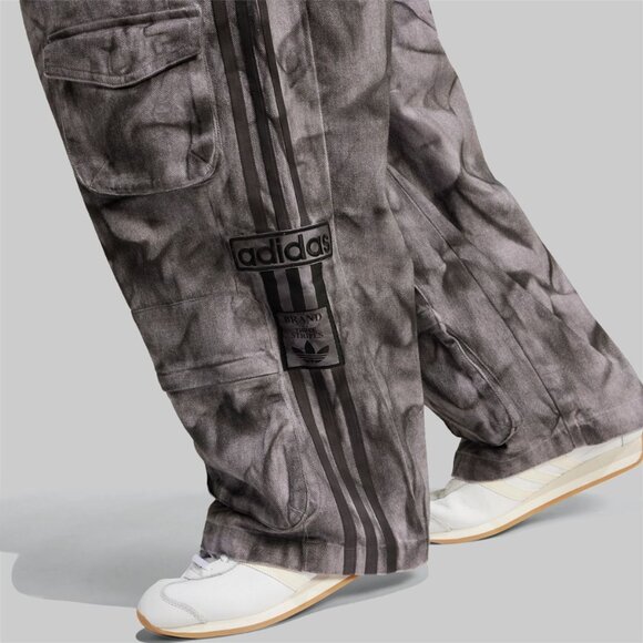 Adidas Originals Premium XXL Baggy Cargo PANTS Sz 14 Gray Purple Print NEW $190 - Picture 5 of 15